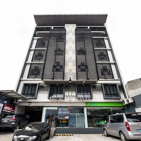Oyo 136 Regal Residences Кесон Сити Екстериор снимка